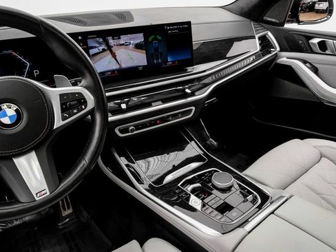Used 2023 BMW X7 xDrive40i w/ M Sport Package image 23