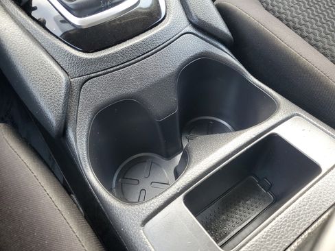 Used 2020 Nissan Rogue Sport S image 28