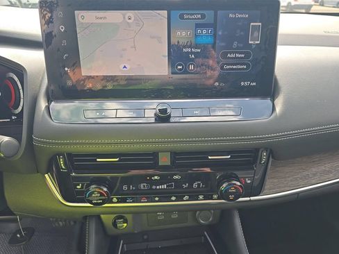 Used 2024 Nissan Rogue Platinum w/ Platinum Premium Package FWD image 10