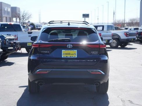 Used 2021 Toyota Venza Limited image 7