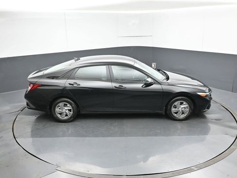 New 2026 Hyundai Elantra SE image 22