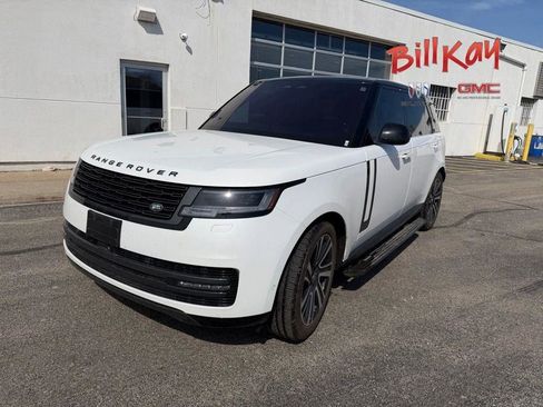 Used 2023 Land Rover Range Rover Long Wheelbase SE image 2