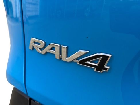 Used 2020 Toyota RAV4 LE w/ All Weather Liner Package AWD/4WD image 36