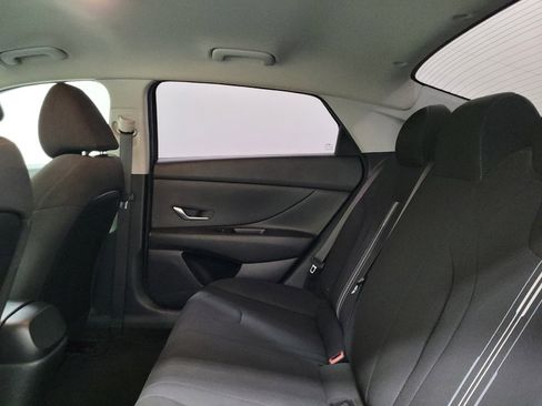 Used 2021 Hyundai Elantra SEL FWD image 18