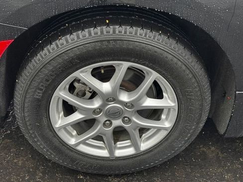 Used 2022 Chrysler Voyager LX image 12