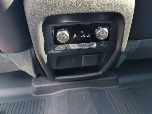 Used 2025 GMC Acadia Denali w/ Super Cruise Package FWD image 34