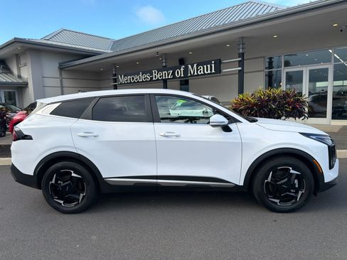 Used 2026 Kia Sportage EX FWD image 2