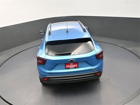 Used 2025 Chevrolet Trax RS w/ Sunroof Package image 27