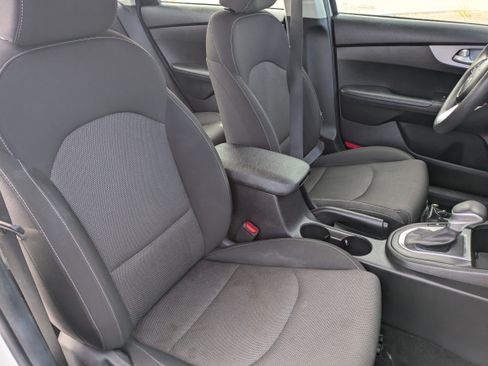 Used 2024 Kia Forte LXS FWD image 10