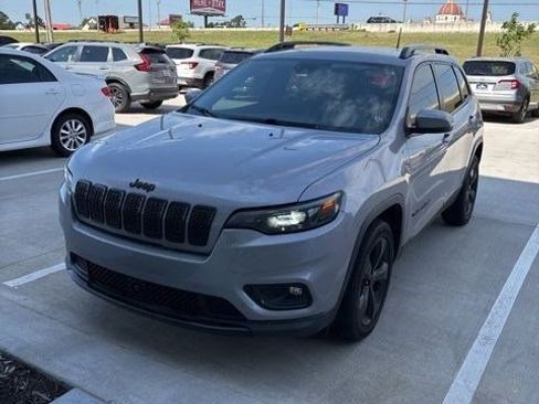 Used 2021 Jeep Cherokee Latitude Plus FWD image 1