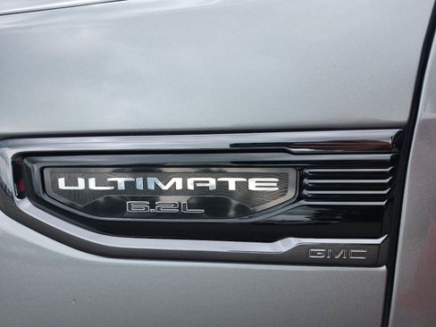 Used 2023 GMC Sierra 1500 Denali Ultimate AWD/4WD image 3