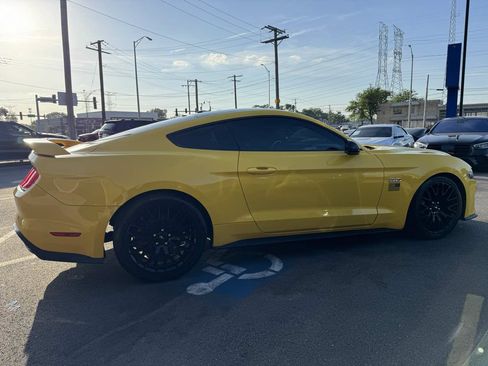 Used 2018 Ford Mustang GT Premium w/ GT Performance Package RWD image 4