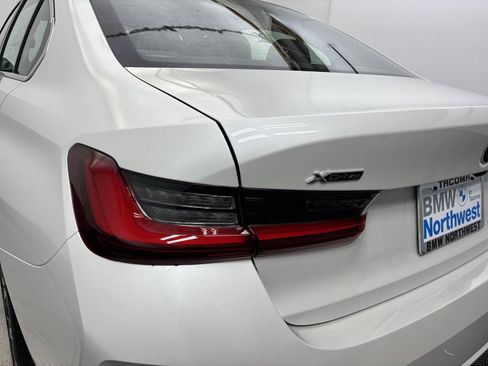 New 2026 BMW 330i xDrive Sedan w/ Convenience Package AWD/4WD image 19
