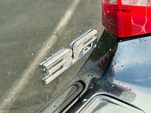 Used 2012 Cadillac SRX Luxury image 16