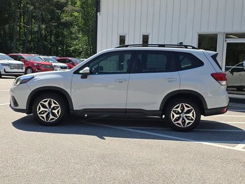 Used 2023 Subaru Forester Premium AWD/4WD image 2
