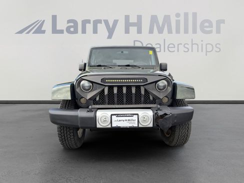 Used 2010 Jeep Wrangler Sahara AWD/4WD image 8