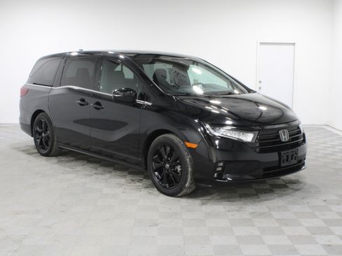 Used 2023 Honda Odyssey Sport image 1