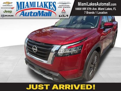 Used 2024 Nissan Pathfinder SL w/ SL Premium Package
