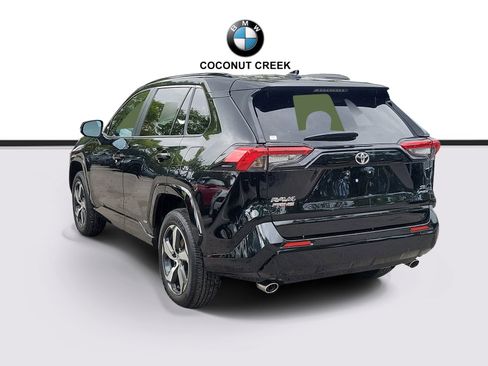Used 2025 Toyota RAV4 SE AWD/4WD image 3
