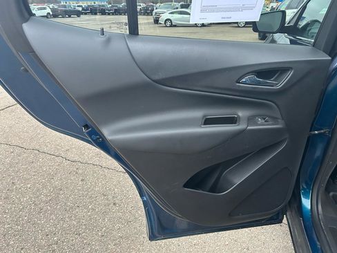 Used 2020 Chevrolet Equinox LT w/ Driver Convenience Package image 13