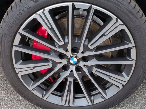 Used 2025 BMW X1 xDrive28i w/ Technology Package image 13