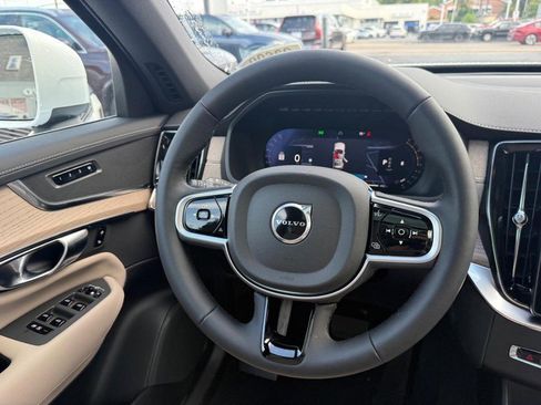 New 2026 Volvo XC90 B5 Plus image 8