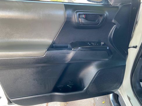 Used 2017 Toyota Tacoma 2WD Access Cab image 20
