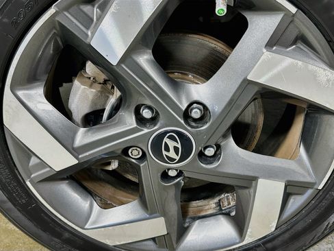 Used 2023 Hyundai Venue SEL FWD image 29