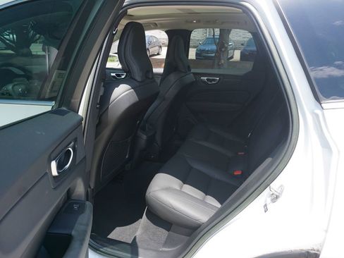 Used 2023 Volvo XC60 B5 Plus FWD image 14