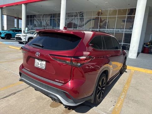 Used 2023 Toyota Highlander XSE AWD/4WD image 8