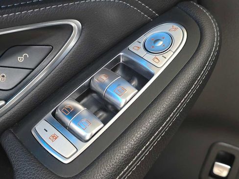 Used 2016 Mercedes-Benz GLC 300 4MATIC image 24