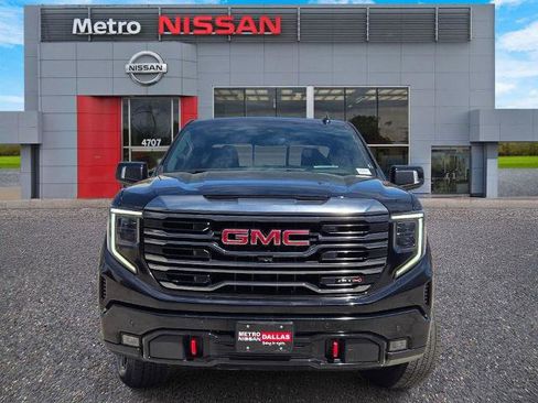 Used 2024 GMC Sierra 1500 AT4 w/ Technology Package AWD/4WD image 2