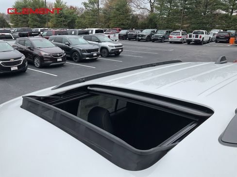 New 2025 Jeep Grand Cherokee Laredo X w/ Luxury Tech Group I image 12