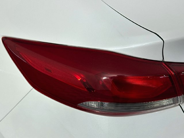 Used 2018 Hyundai Elantra SEL FWD image 31