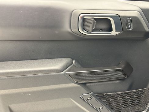 Used 2025 Ford Bronco Badlands AWD/4WD image 14