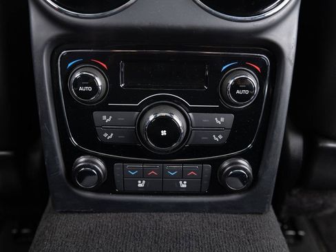 Used 2015 Jaguar XJ RWD image 30