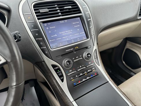 Used 2019 Lincoln Nautilus Reserve AWD/4WD image 19