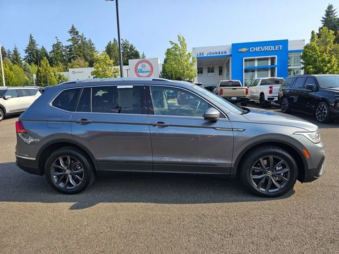 Used 2022 Volkswagen Tiguan SE AWD/4WD image 4