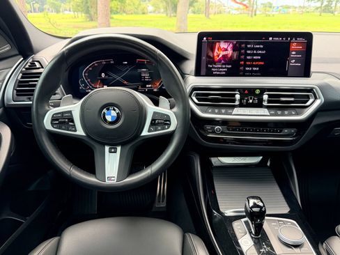Used 2025 BMW X4 xDrive30i w/ Premium Package AWD/4WD image 3