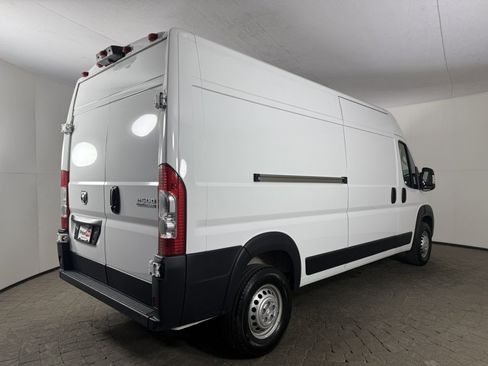 Used 2026 RAM ProMaster 2500 w/ Convenience Group FWD image 9
