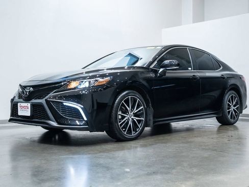 Certified 2023 Toyota Camry SE w/ Convenience Package image 3