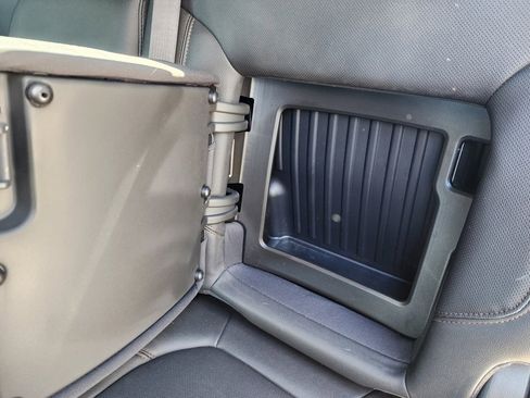 Used 2022 GMC Sierra 2500 AT4 w/ AT4 Preferred Package image 12