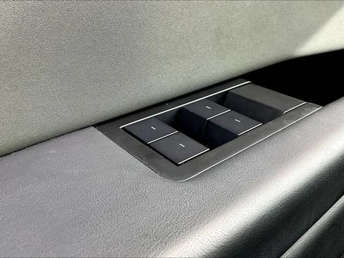 Used 2024 Tesla Cybertruck AWD Crew Cab image 16