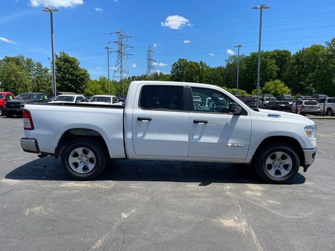 Used 2023 RAM 1500 Big Horn AWD/4WD image 3