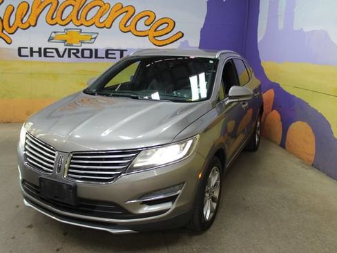 Used 2017 Lincoln MKC Select w/ Select Plus Package AWD/4WD image 4