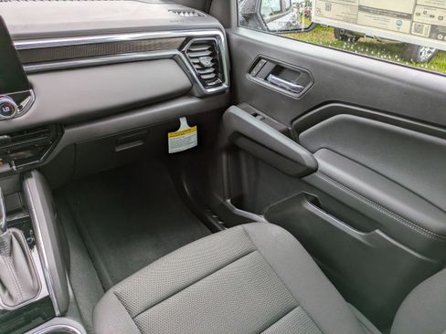 New 2026 GMC Canyon Elevation w/ Convenience Package image 17