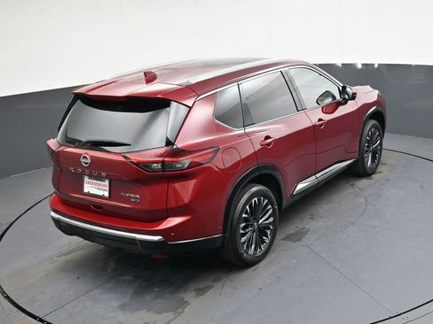 Used 2025 Nissan Rogue Platinum w/ Platinum Premium Package image 32