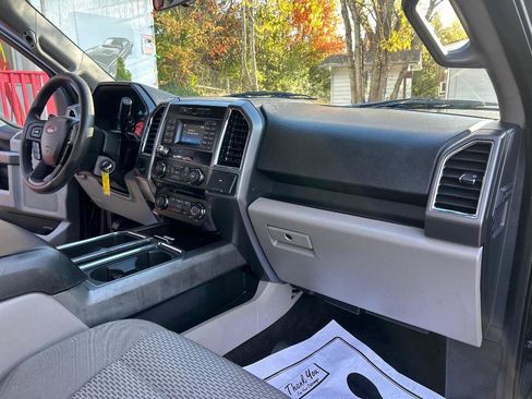 Used 2015 Ford F150 XLT image 21