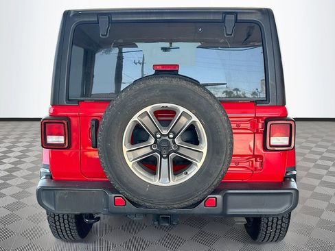 Used 2022 Jeep Wrangler Unlimited Sahara w/ Cold Weather Group AWD/4WD image 7