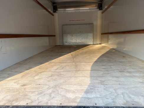 Used 2024 Ford E-350 and Econoline 350 Super Duty w/ Driver's Safety Package image 7